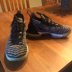 Lebron 16” men’s basketball sneakers